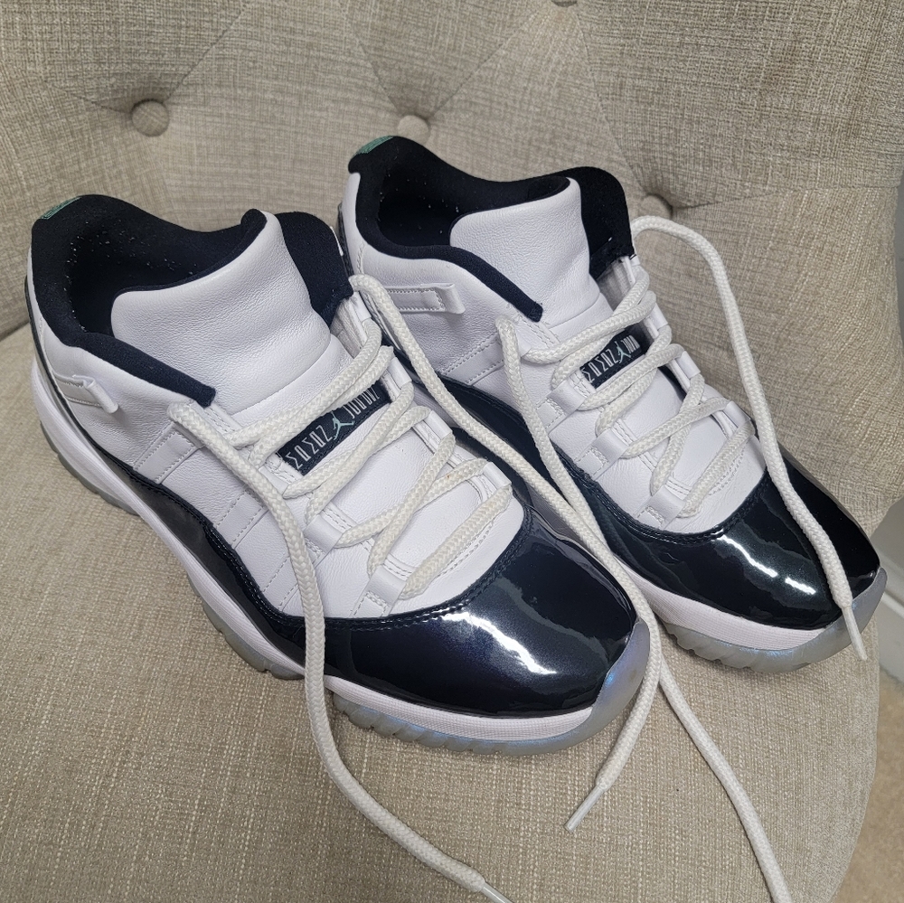 Mens jordan air low casual sneakers